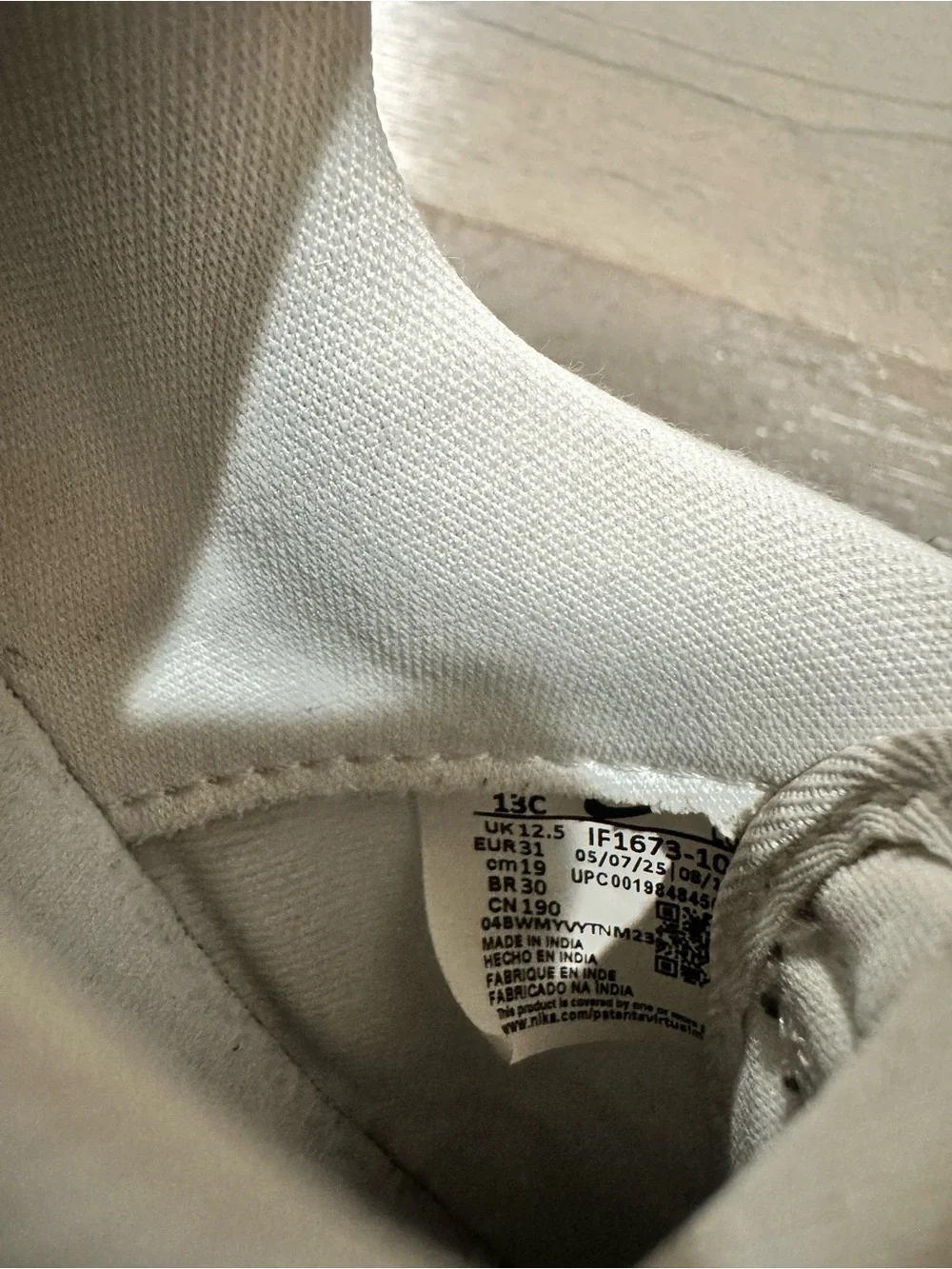 Kids Nikes size 13